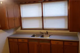 36 Roberts St, Woonsocket, RI 02895 - Photo 2