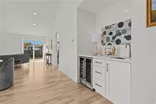 700 Sandy Ln, Warwick, RI 02889 - Photo 4