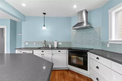 11 Ann Street, Newport, RI 02840 - Photo 10