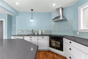 11 Ann St, Newport, RI 02840 - Photo 10