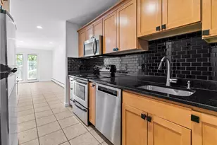 189 Laurel Ave, Providence, RI 02906 - Photo 16