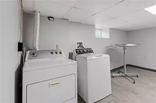 21 Donnelly St, East Providence, RI 02914 - Photo 32