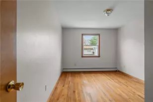 75 Montgomery St, Tiverton, RI 02878 - Photo 32