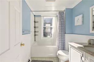 13 Holland St, Newport, RI 02840 - Photo 26