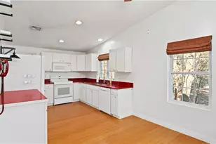 11 College Hill Rd, Warwick, RI 02886 - Photo 14