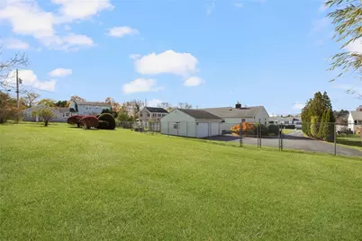 118 Wolcott Avenue, Middletown, RI 02842 - Photo 32