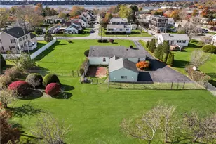 118 Wolcott Ave, Middletown, RI 02842 - Photo 2