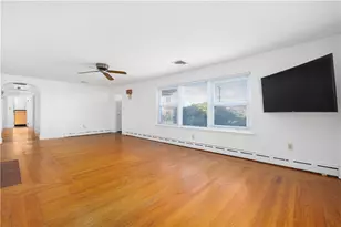 118 Wolcott Ave, Middletown, RI 02842 - Photo 10