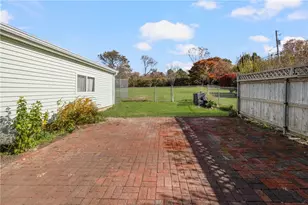 118 Wolcott Ave, Middletown, RI 02842 - Photo 34