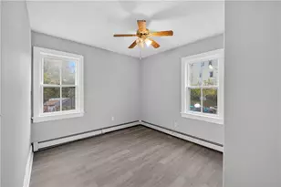 160 Magnolia St, Providence, RI 02909 - Photo 12