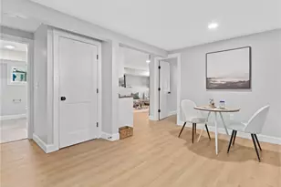 91 Houston Ave, Newport, RI 02840 - Photo 24