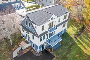 91 Houston Ave, Newport, RI 02840 - Photo 2