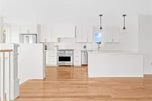 91 Houston Ave, Newport, RI 02840 - Photo 6