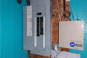 11 Newcomb St, Providence, RI 02908 - Photo 26