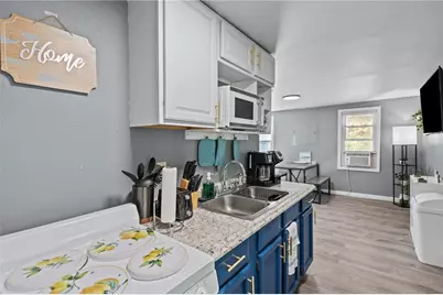 31 Oakhurst Avenue, Warwick, RI 02889 - Photo 14
