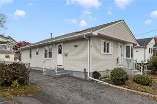 23 Hewes St, Cumberland, RI 02864 - Photo 4