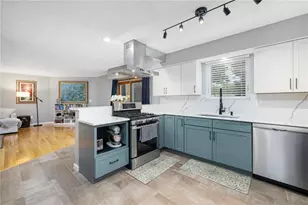 5 Cyr Ct, West Warwick, RI 02893 - Photo 2