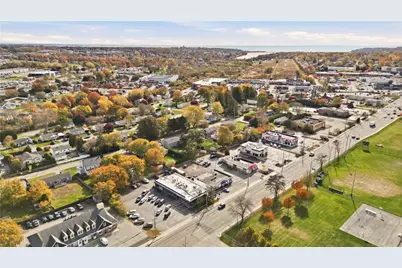 651 West Main Road, Middletown, RI 02842 - Photo 34