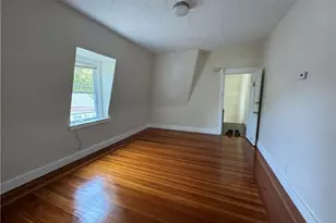 26 Ayrault St, Newport, RI 02840 - Photo 4