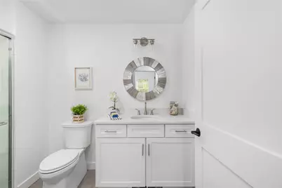 32 Exchange Street #204, East Greenwich, RI 02818 - Photo 18