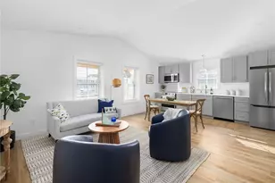 32 Exchange St, East Greenwich, RI 02818 - Photo 4