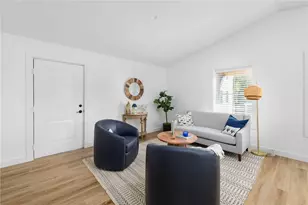 32 Exchange St, East Greenwich, RI 02818 - Photo 6