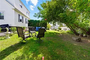 32 Maplewood Ave, Cranston, RI 02920 - Photo 12