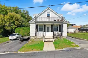 32 Maplewood Ave, Cranston, RI 02920 - Photo 6