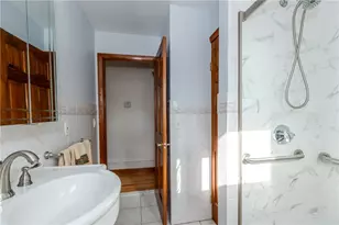 84 Bellevue Ave, Pawtucket, RI 02861 - Photo 10