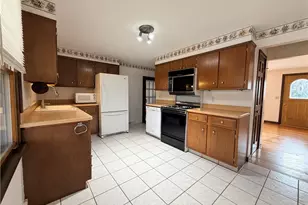 10 Stoneham Dr, Woonsocket, RI 02895 - Photo 12