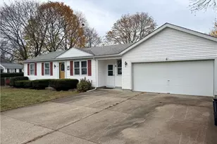 10 Stoneham Dr, Woonsocket, RI 02895 - Photo 2