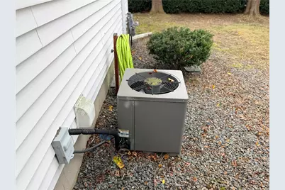 10 Stoneham Drive, Woonsocket, RI 02895 - Photo 8