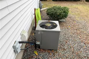 10 Stoneham Dr, Woonsocket, RI 02895 - Photo 8