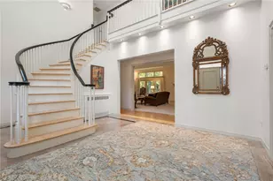 7 Oak Tree Ln, Cranston, RI 02920 - Photo 2