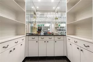 7 Oak Tree Ln, Cranston, RI 02920 - Photo 6