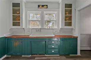 79 Carpenter St, Warwick, RI 02886 - Photo 16