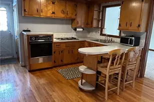 75 Hopeworth Ave, Bristol, RI 02809 - Photo 2