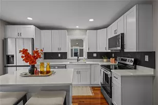 25 Tecumseh St, Providence, RI 02906 - Photo 10