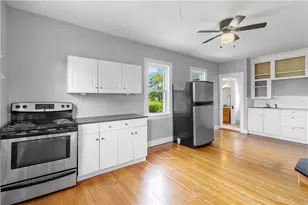 291 Maple Ave, Barrington, RI 02806 - Photo 4