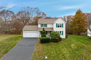 26 Bramblewood Ln, South Kingstown, RI 02879 - Photo 2