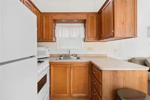 443 Dyer Ave, Cranston, RI 02920 - Photo 10