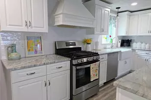 52 Inez Ave, Warwick, RI 02886 - Photo 6