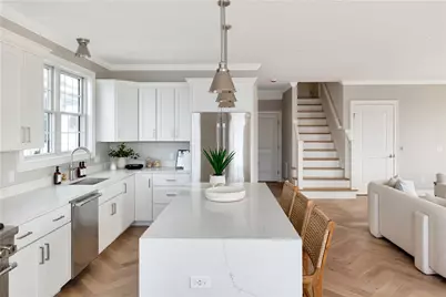 114 East Point Drive, East Providence, RI 02916 - Photo 4