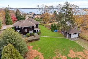 63 Longfellow Rd, Jamestown, RI 02835 - Photo 2