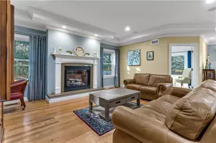 95 Crickett Cir, East Greenwich, RI 02818 - Photo 4