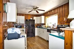 123 Calef Ave, Swansea, MA 02777 - Photo 8