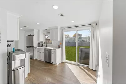 85 Union Avenue, Warwick, RI 02889 - Photo 12