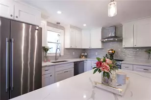 8 Summit Ave, Johnston, RI 02919 - Photo 6