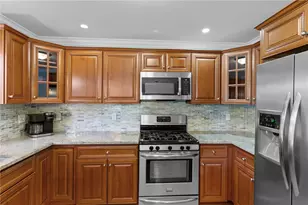 55 Vine St, East Greenwich, RI 02818 - Photo 16