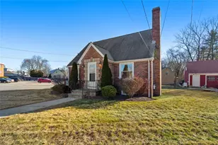 84 Intervale Rd, Cranston, RI 02910 - Photo 2